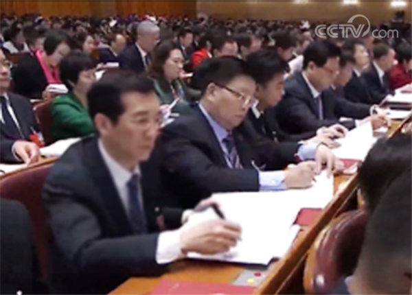 紧跟时代步伐 倾听两会声音——塞班岛线路检测中心药业组织收看第十三届全国人民代表大会开幕式