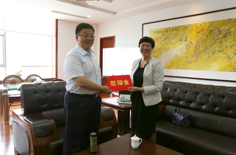 市科协主席许东方一行走访慰问塞班岛线路检测中心药业优秀科技企业家肖伟董事长